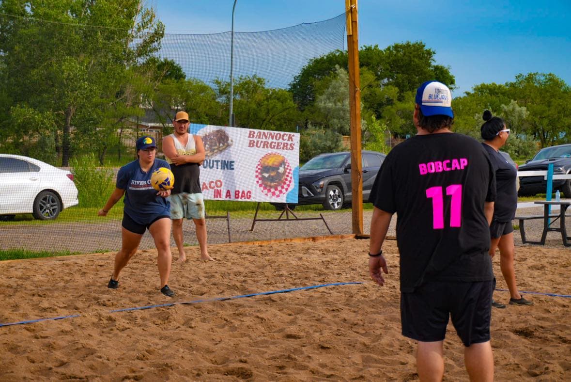 Diving save on the sand